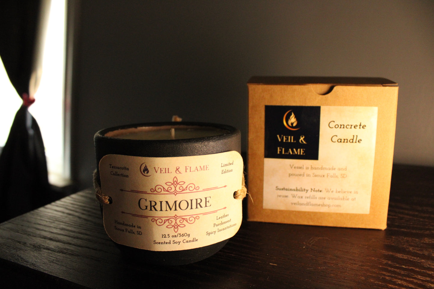 Grimoire - concrete candle, refillable
