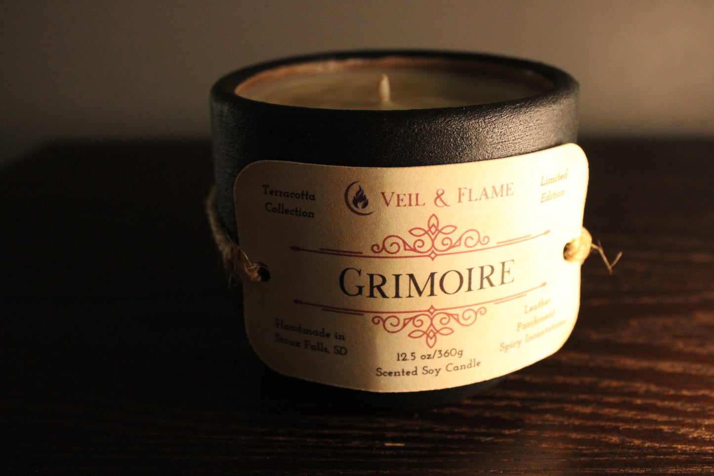 Grimoire - concrete candle, refillable