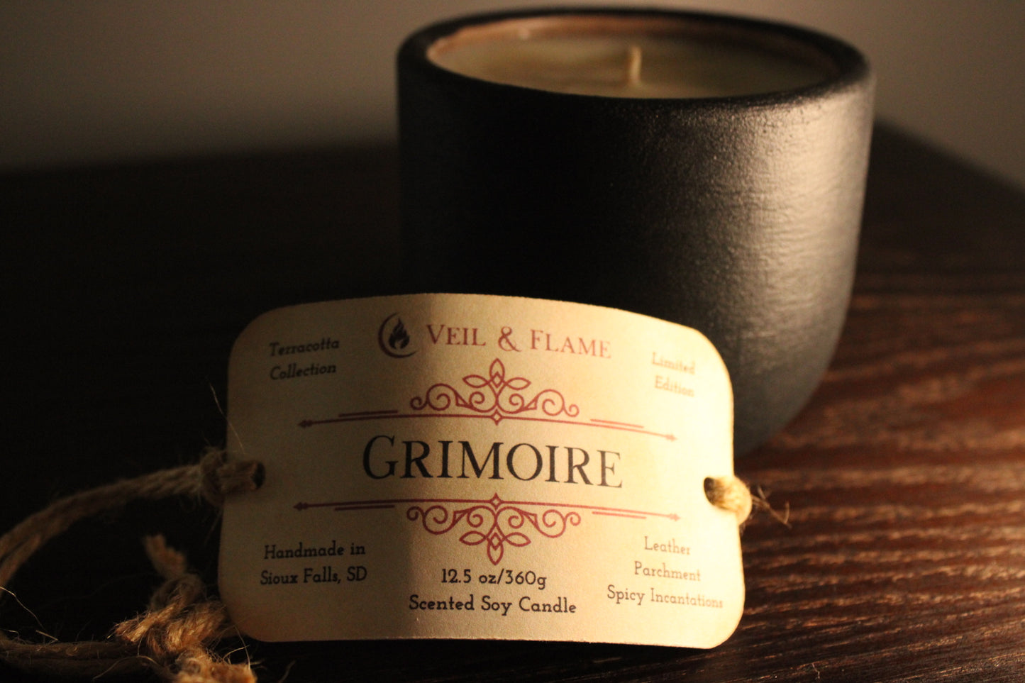 Grimoire - concrete candle, refillable
